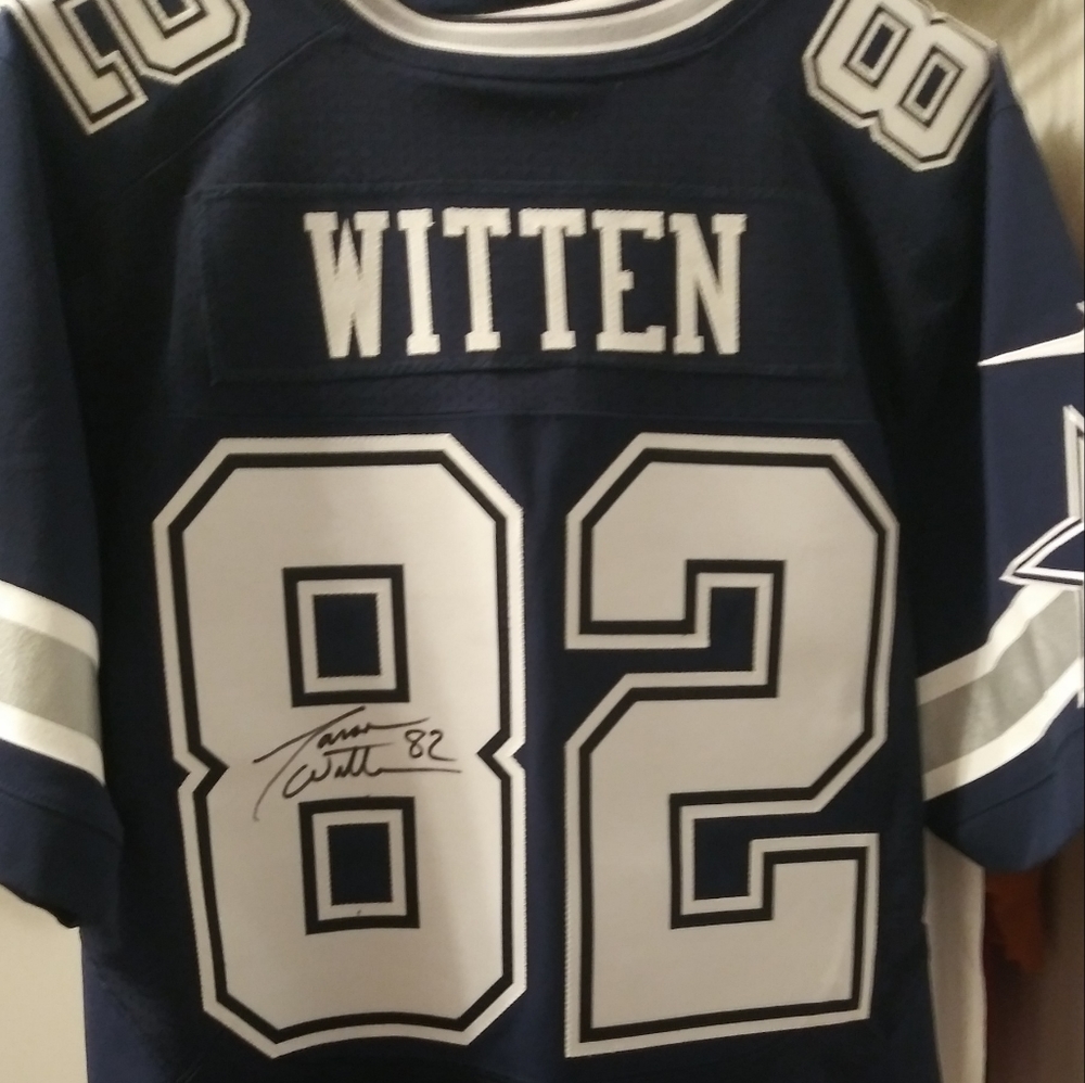 Autographed Dallas Cowboys Jason Witten jersey